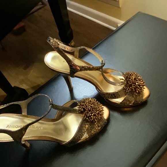 Sandals - Picture 9 of 10